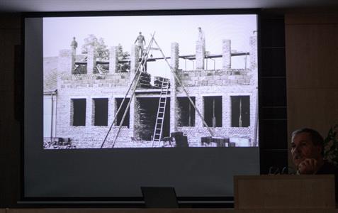 Kultura * Beseda - promítání starých fotografií z Velkých Pavlovic s panem Oldřichem Otáhalem