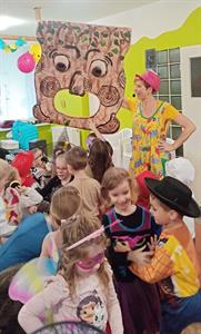 Mateřská škola * Karnevalové veselí napříč celou naší školkou