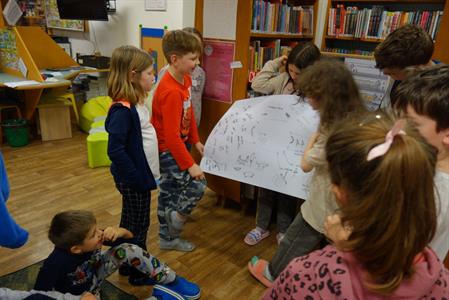 Městská knihovna * Noc s Andersenem na téma Dobrodružné cesty Petra Síse