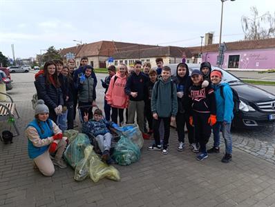 Základní škola * Projektový den „Ukliďme Velké Pavlovice“