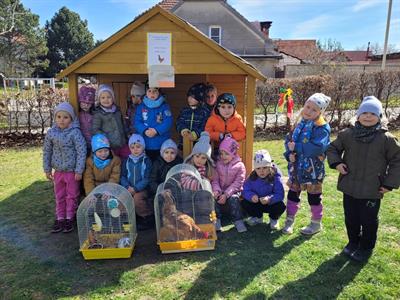 Mateřská škola * Velikonoční čas - Zajíčkova stezka na zahradě školky