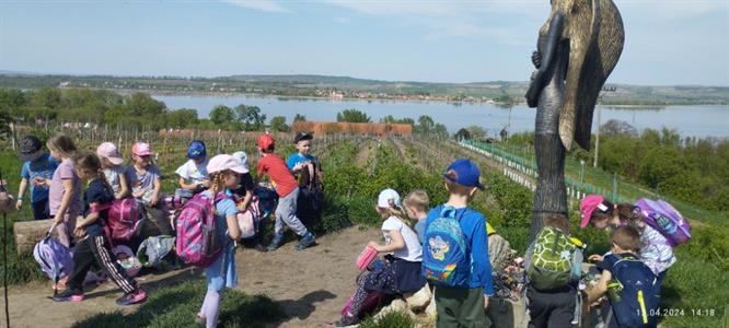 Mateřská škola * Děti se vydaly na dobrodružnou výpravu, po stopách lovců mamutů