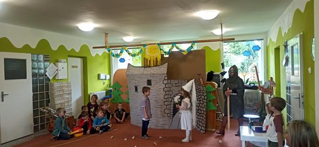 Mateřská škola * Ať žijí duchové - pohádkové divadelní představení pro děti od dětí