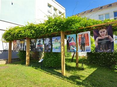 Gymnázium * Maturitní tablo třídy oktáva s hvězným obsazením