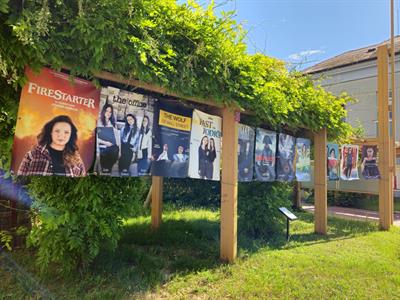 Gymnázium * Maturitní tablo třídy oktáva s hvězným obsazením