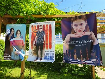 Gymnázium * Maturitní tablo třídy oktáva s hvězným obsazením