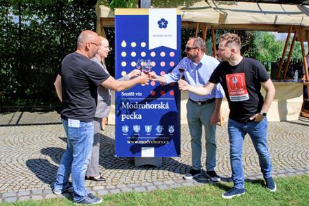 Modré Hory * Májové putování po Modrých Horách & Modrohorská pecka 2024
