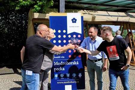 Modré Hory * Májové putování po Modrých Horách & Modrohorská pecka 2024