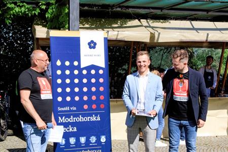 Modré Hory * Májové putování po Modrých Horách & Modrohorská pecka 2024