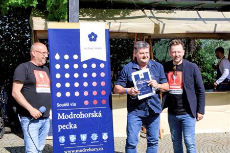 Modré Hory * Májové putování po Modrých Horách & Modrohorská pecka 2024