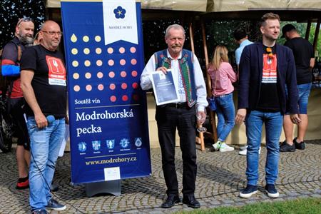 Modré Hory * Májové putování po Modrých Horách & Modrohorská pecka 2024