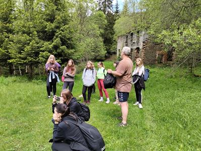 Gymnázium * Studenti velkopavlovického gymnázia po stopách jáchymovské historie