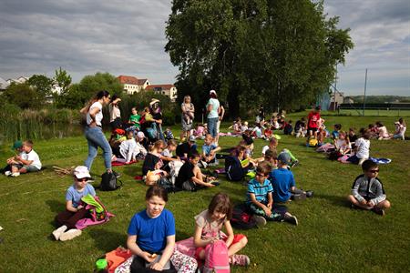 Základní škola * Oslava MDD s hasiči, policisty a zdravotníky