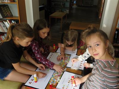 Městská knihovna * Král ocenil snahu prvňáčků nejen ve škole, ale i v knihovně