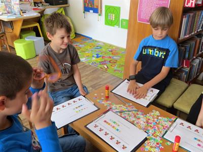 Městská knihovna * Král ocenil snahu prvňáčků nejen ve škole, ale i v knihovně