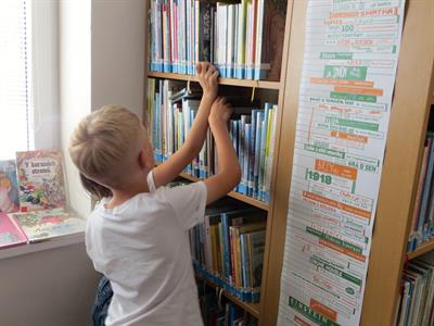 Městská knihovna * Král ocenil snahu prvňáčků nejen ve škole, ale i v knihovně