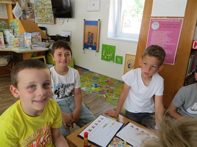 Městská knihovna * Král ocenil snahu prvňáčků nejen ve škole, ale i v knihovně