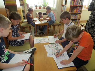 Městská knihovna * Král ocenil snahu prvňáčků nejen ve škole, ale i v knihovně