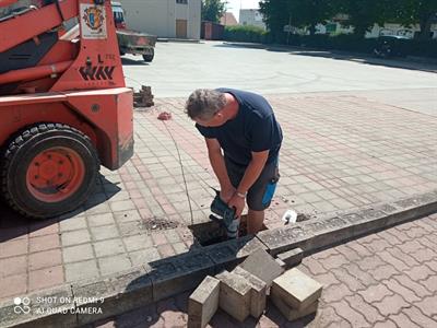 Služby města * Posezení za sokolovnou bude mít nové zastřešení