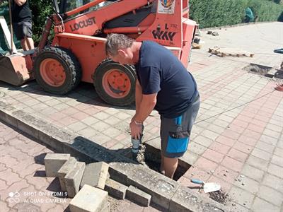 Služby města * Posezení za sokolovnou bude mít nové zastřešení