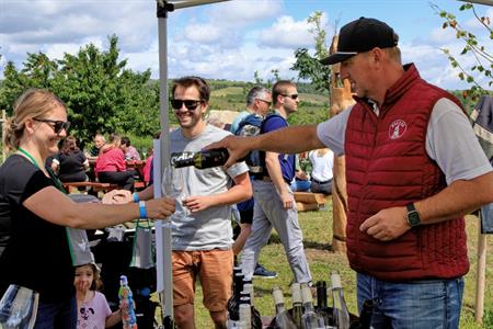 VOC vinice * Putování vinicemi za víny VOC 2024