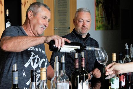 VOC vinice * Putování vinicemi za víny VOC 2024