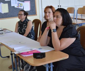 Gymnázium * Obhajoba ročníkových seminárních prací studentů sexty a 2. A