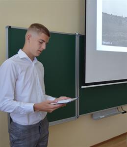 Gymnázium * Obhajoba ročníkových seminárních prací studentů sexty a 2. A
