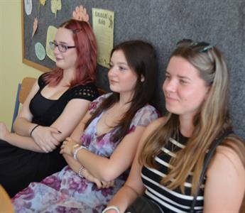 Gymnázium * Obhajoba ročníkových seminárních prací studentů sexty a 2. A