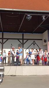 Kultura & folklor * Finálovém klání dětských verbířů na národní přehlídce dětského verbuňku - Mezinárodní dětský festival Kunovské léto