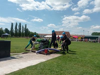 SDH * Soutěže v požárním útoku mladých hasičů ve Tvrdonicích a Velkých Bílovicích