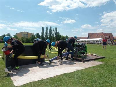 SDH * Soutěže v požárním útoku mladých hasičů ve Tvrdonicích a Velkých Bílovicích