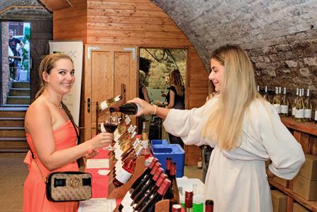 Vinařství * Noční otevřené sklepy? Příjemná tečka za prodlouženým víkendem