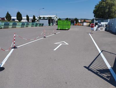 Služby města * Přijet na sběrný dvůr dobře připravený = rychlé odbavení