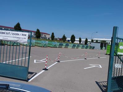 Služby města * Přijet na sběrný dvůr dobře připravený = rychlé odbavení