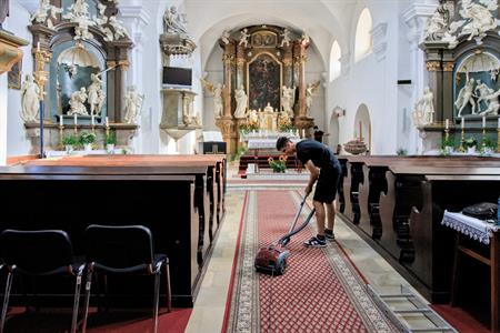 Farnost & folklor * Na hody musí být uklizeno všude