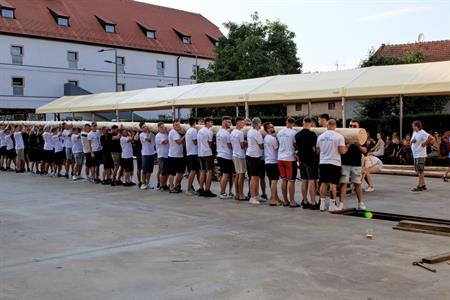 Folklor & tradice * VELKOPAVLOVICKÉ KROJOVANÉ HODY 2024 * Stavění hodovní máje