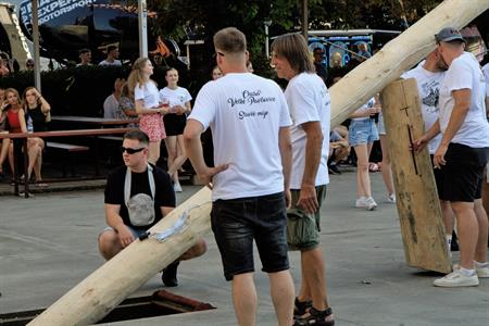 Folklor & tradice * VELKOPAVLOVICKÉ KROJOVANÉ HODY 2024 * Stavění hodovní máje
