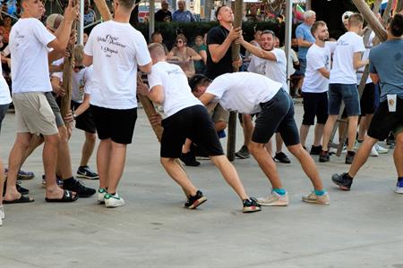 Folklor & tradice * VELKOPAVLOVICKÉ KROJOVANÉ HODY 2024 * Stavění hodovní máje