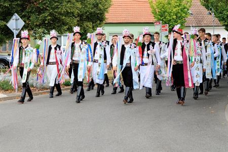 Folklor & tradice * VELKOPAVLOVICKÉ KROJOVANÉ HODY 2024 * Nedělní mše svatá a povolení hodů starostou města
