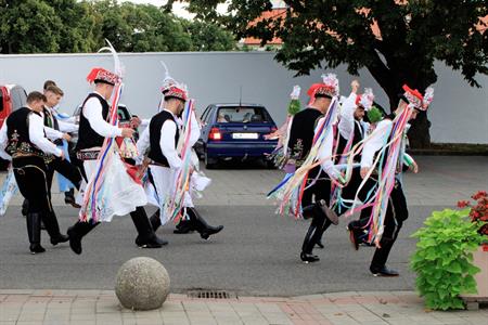 Folklor & tradice * VELKOPAVLOVICKÉ KROJOVANÉ HODY 2024 * Nedělní mše svatá a povolení hodů starostou města