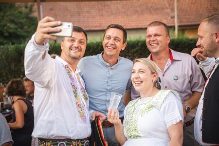 Folklor & tradice * VELKOPAVLOVICKÉ KROJOVANÉ HODY 2024 * Návštěva diplomatky Dity Charanzové & hejtmana JMK Jana Grolicha 