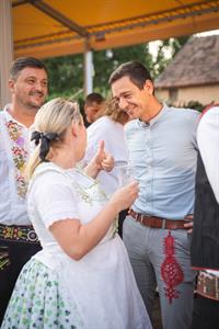 Folklor & tradice * VELKOPAVLOVICKÉ KROJOVANÉ HODY 2024 * Návštěva diplomatky Dity Charanzové & hejtmana JMK Jana Grolicha 