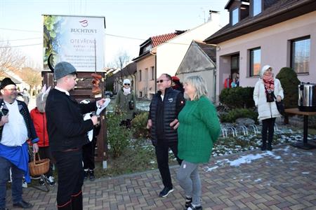 Spolek vinařů Víno z Velkých Pavlovic & Velkopavlovické tradice * Premiérové OSTATKOVÉ OTEVŘENÉ SKLEPY 2025