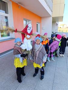 Mateřská škola * Děti se loučily se zimou. Vynesly Morenu