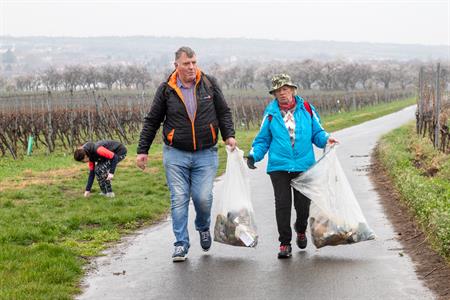Spolková činnost * Velký jarní úklid města Velké Pavlovice - SDH & Přátelé country