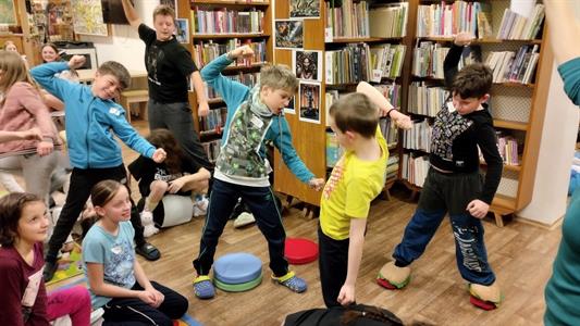 Městská knihovna * NOC S ANDERSENEM roku 2025, se knihou Staré řecké báje a pověsti