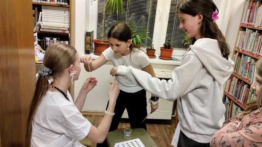Městská knihovna * NOC S ANDERSENEM roku 2025, se knihou Staré řecké báje a pověsti