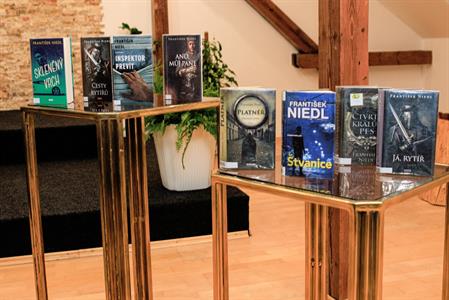 Městská knihovna * Beseda se spisovatelem Františkem Niedlem