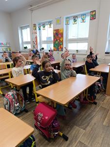 Mateřská škola * Návštěva u prvňáčků v ZŠ; Vítání občánků; Přehlídka zpěváčků O Malovanú pantličku Augusty Šebestové